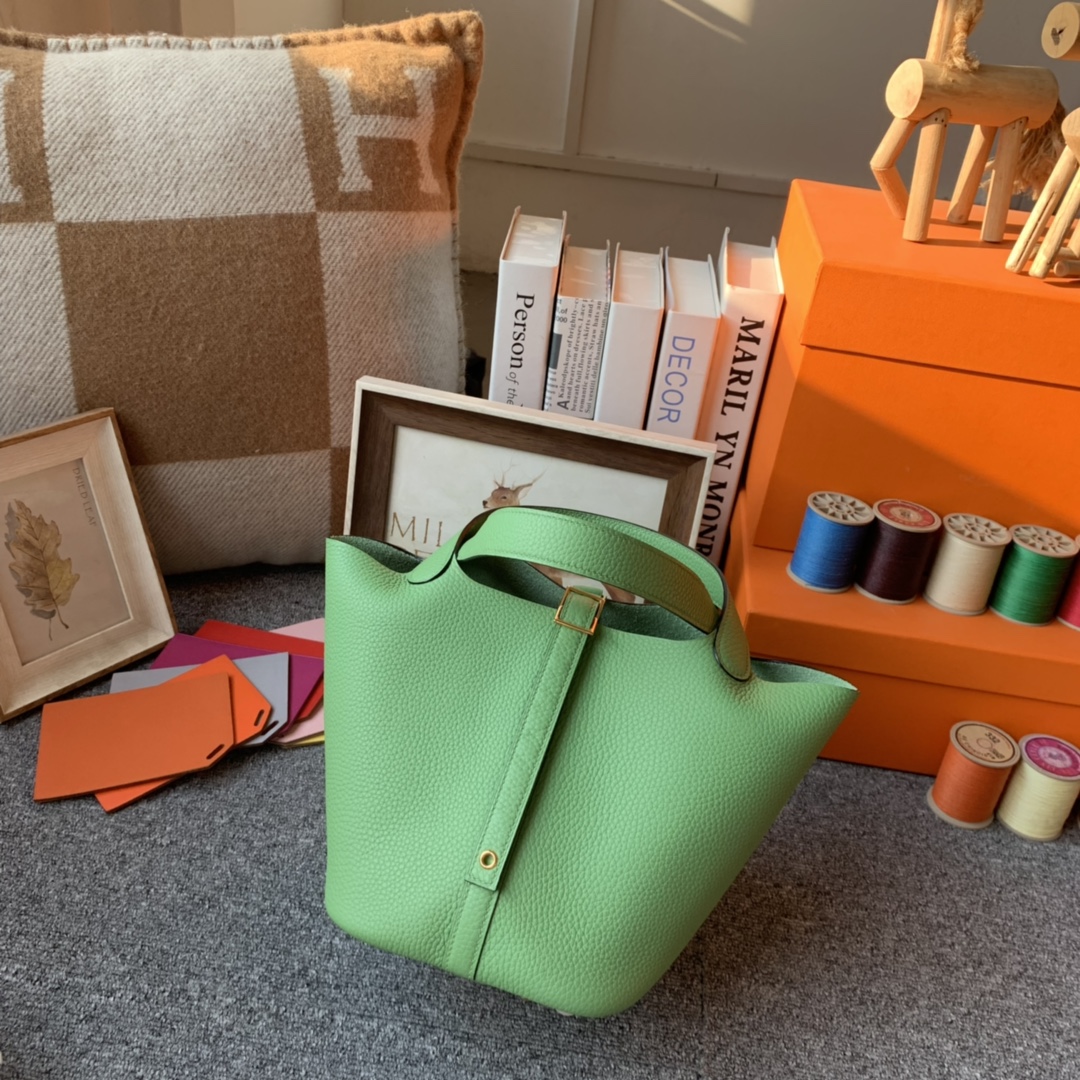 에르메스 피코탄18 아보카도그린 금장 끌레망스 가죽